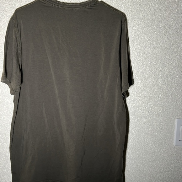 Vuori Ever Henley shirt Men M/L PTP 23.5 - Picture 5 of 8